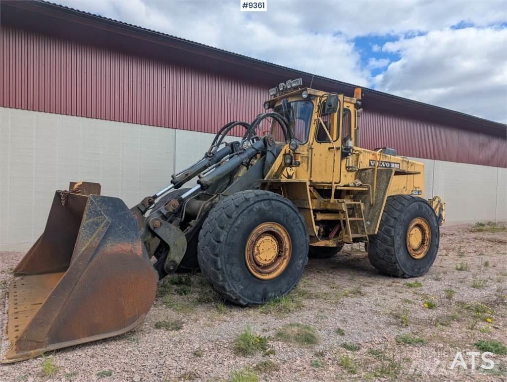 Volvo BM 4600B  بلدوزرات بعجلات