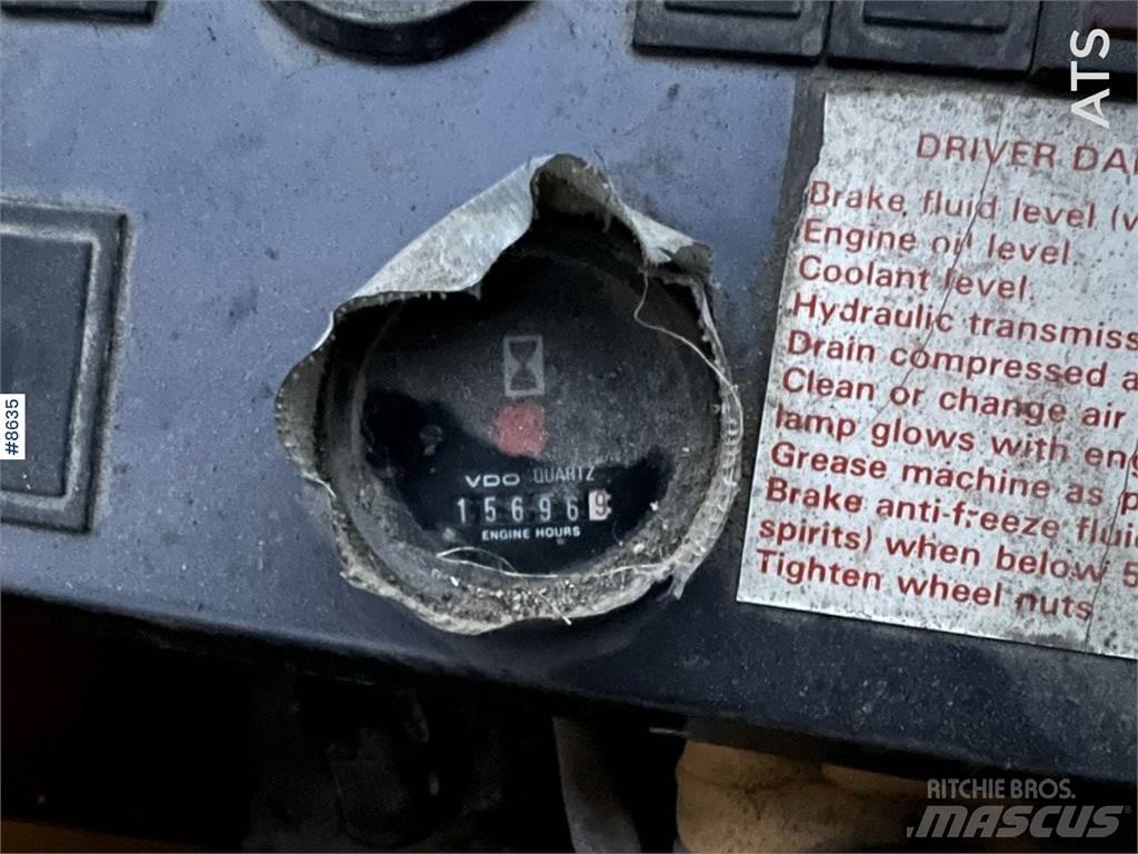 Volvo BM L120 بلدوزرات بعجلات