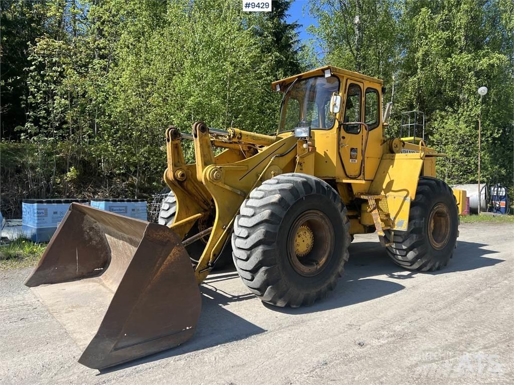 Volvo BM LM1240 بلدوزرات بعجلات