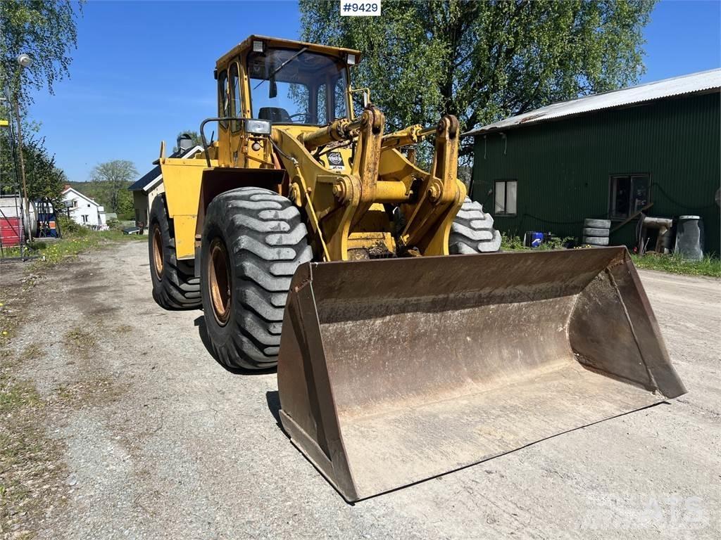 Volvo BM LM1240 بلدوزرات بعجلات