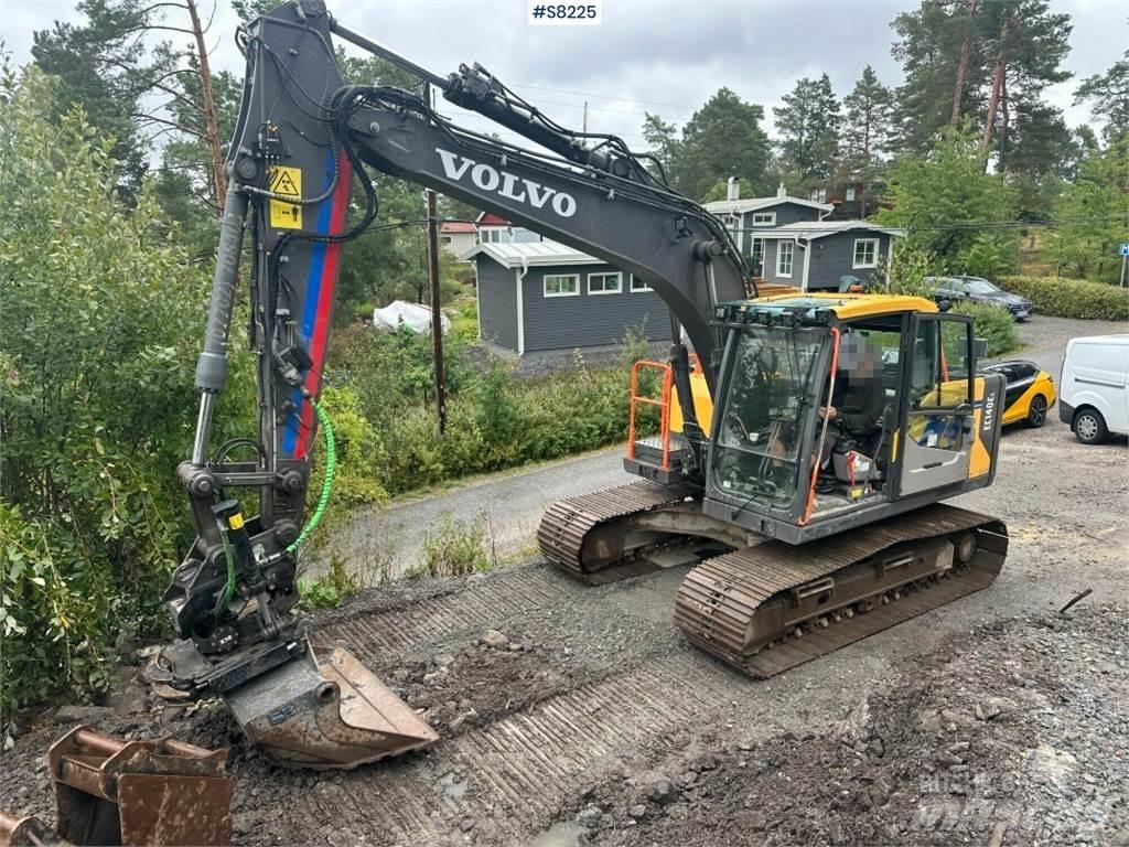 Volvo EC140EL حفارات زحافة