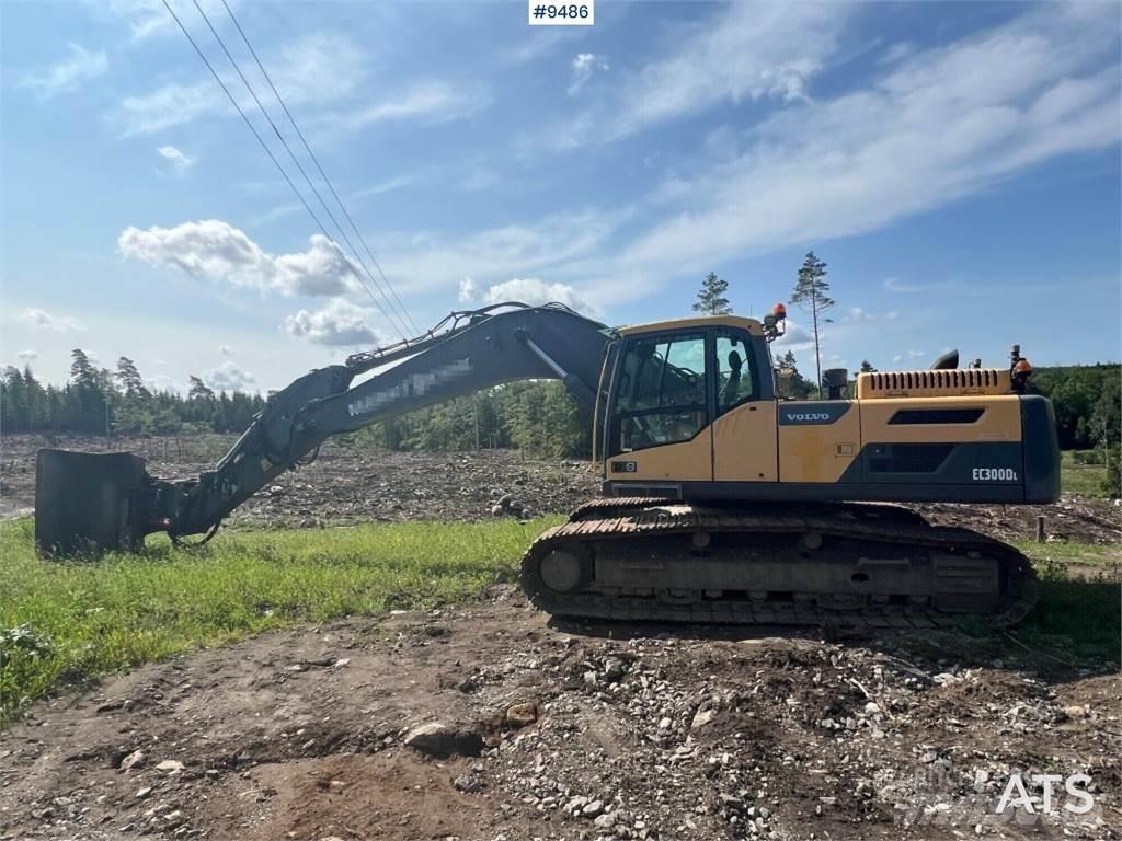 Volvo EC300DL حفارات زحافة