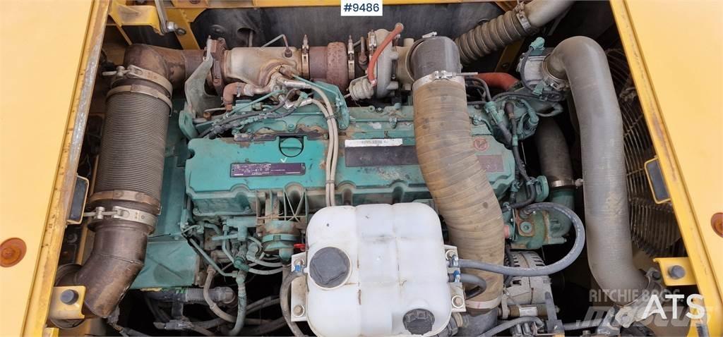 Volvo EC300DL حفارات زحافة