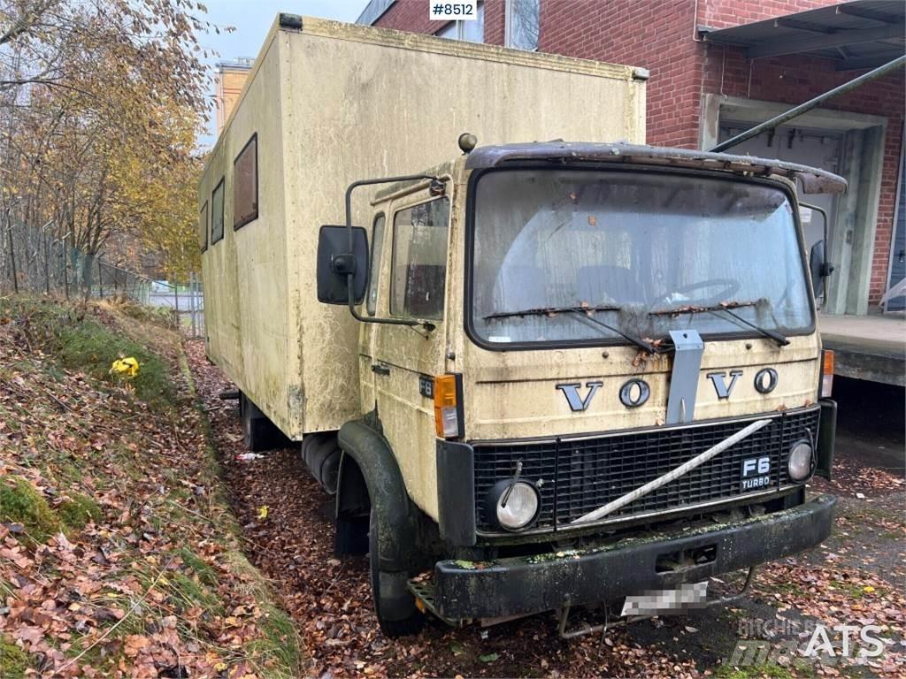 Volvo F610 4x2 شاحنات ذات هيكل صندوقي