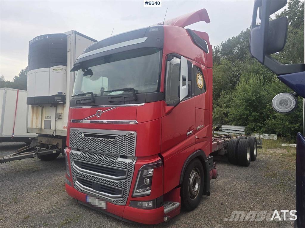 Volvo FH16 شاحنات بمقصورة وهيكل