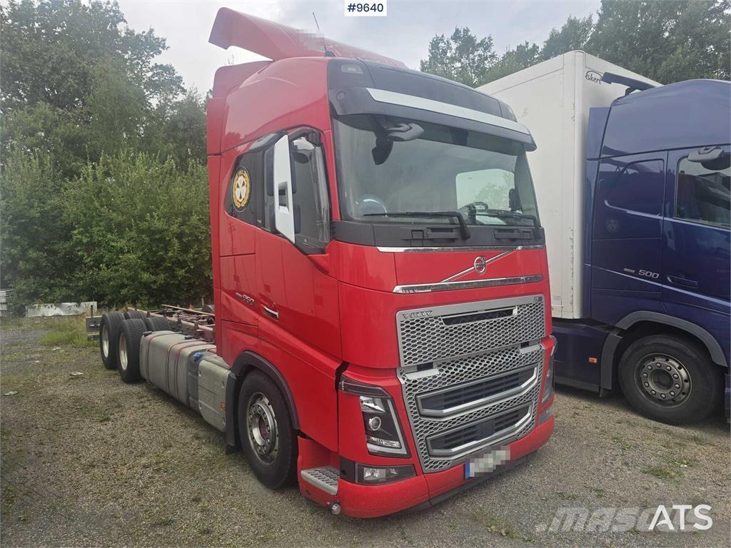Volvo FH16 شاحنات بمقصورة وهيكل
