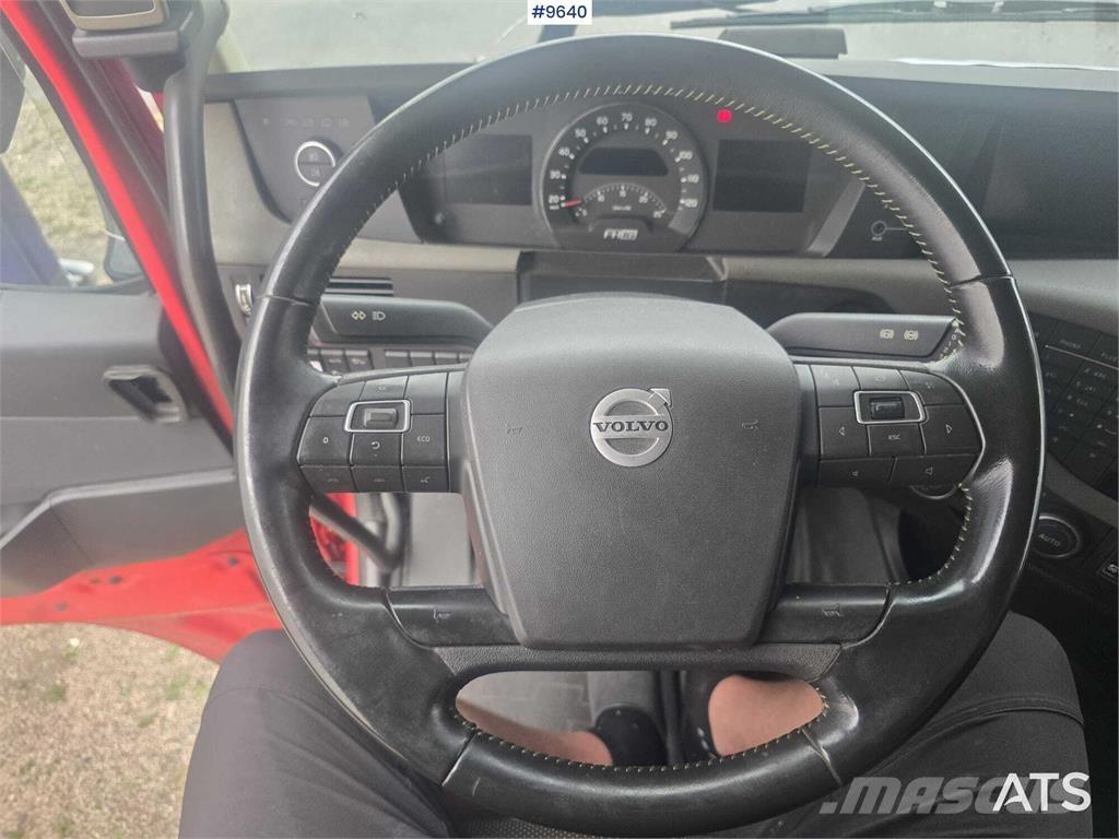 Volvo FH16 شاحنات بمقصورة وهيكل