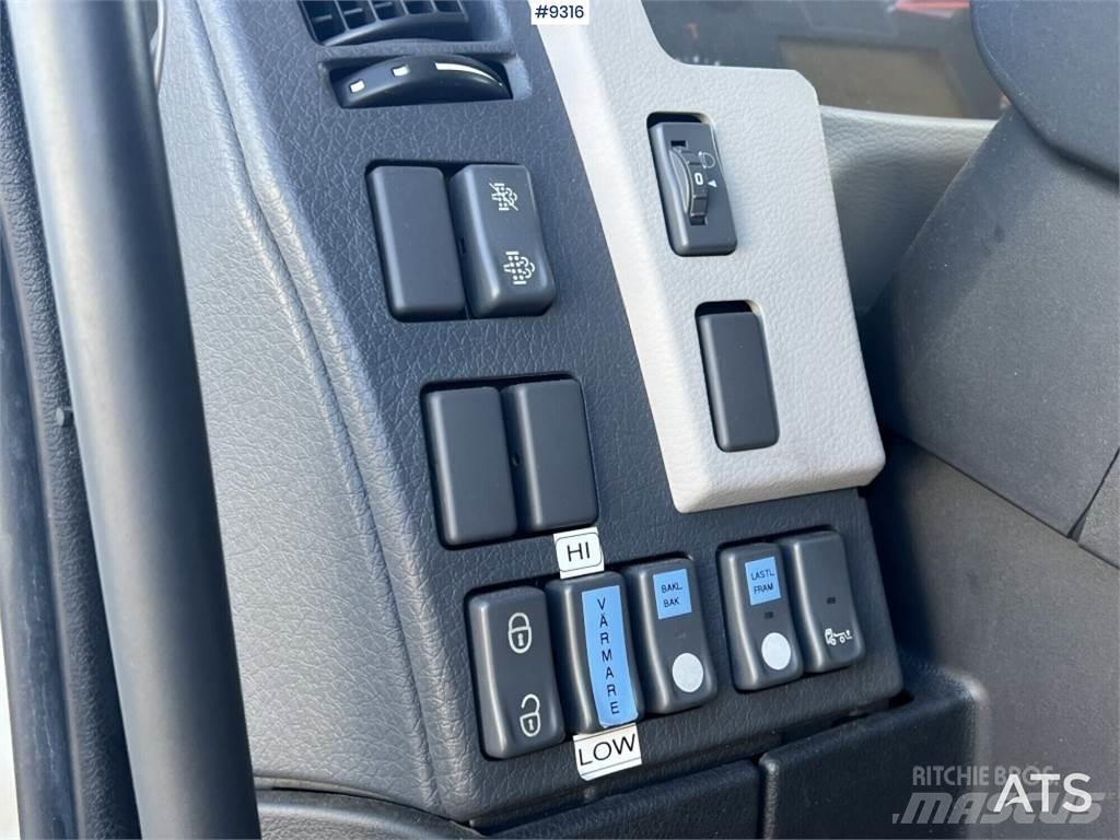 Volvo FL250 شاحنات بمقصورة وهيكل