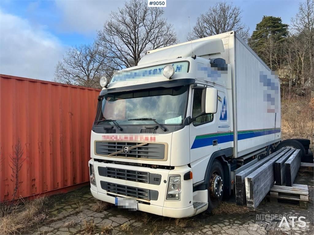 Volvo FM9 4X2 شاحنات ذات هيكل صندوقي