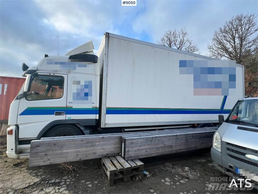 Volvo FM9 4X2 شاحنات ذات هيكل صندوقي