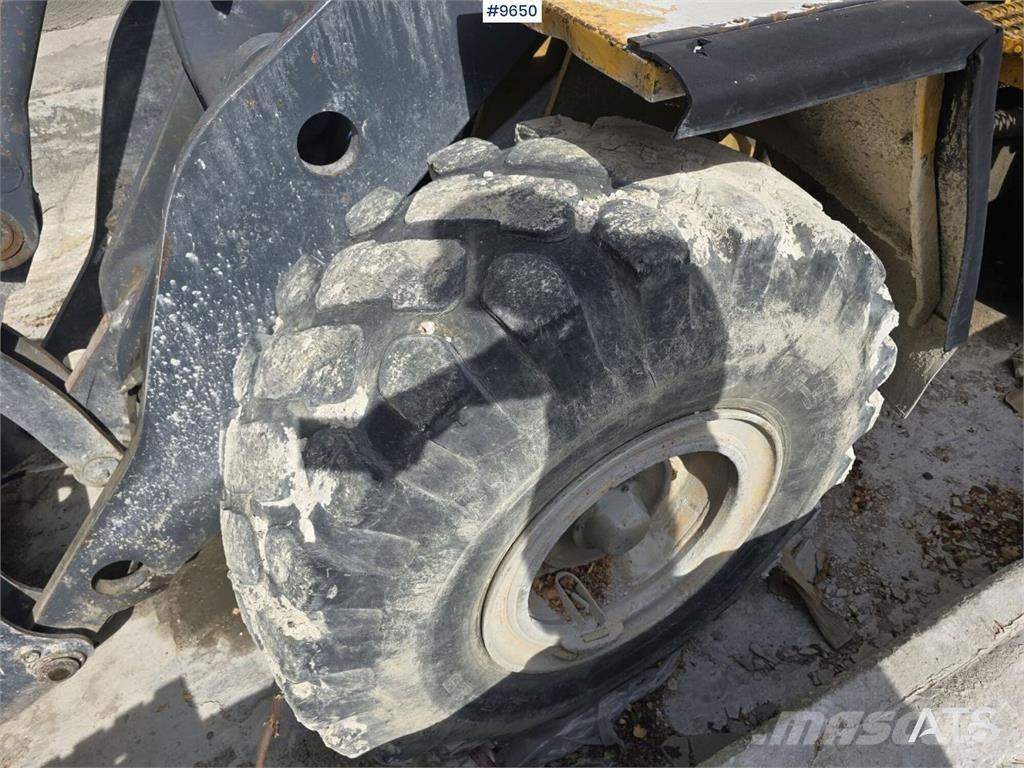 Volvo L120 بلدوزرات بعجلات