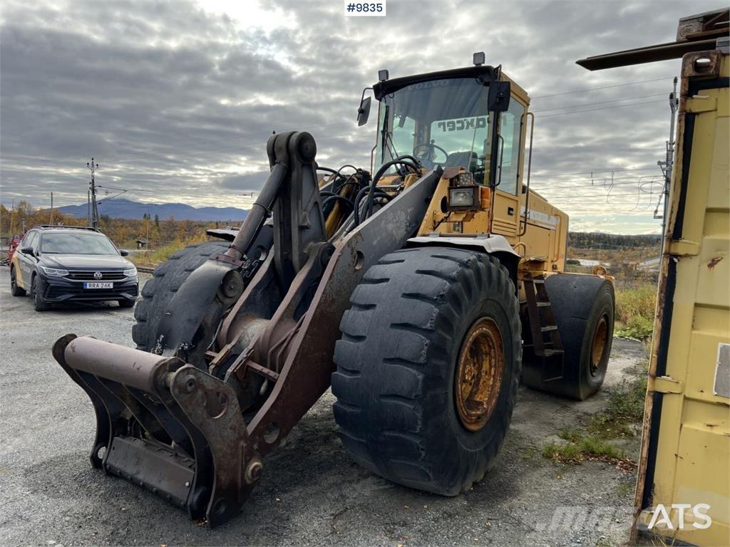 Volvo L180C لوادر بعجل