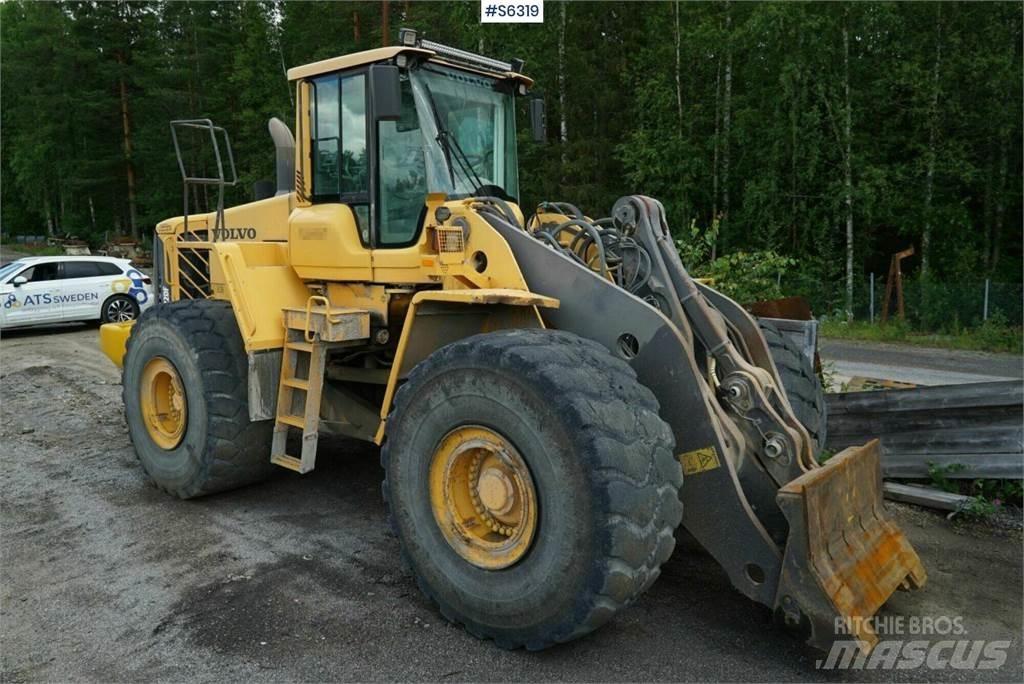 Volvo L220F لوادر بعجل