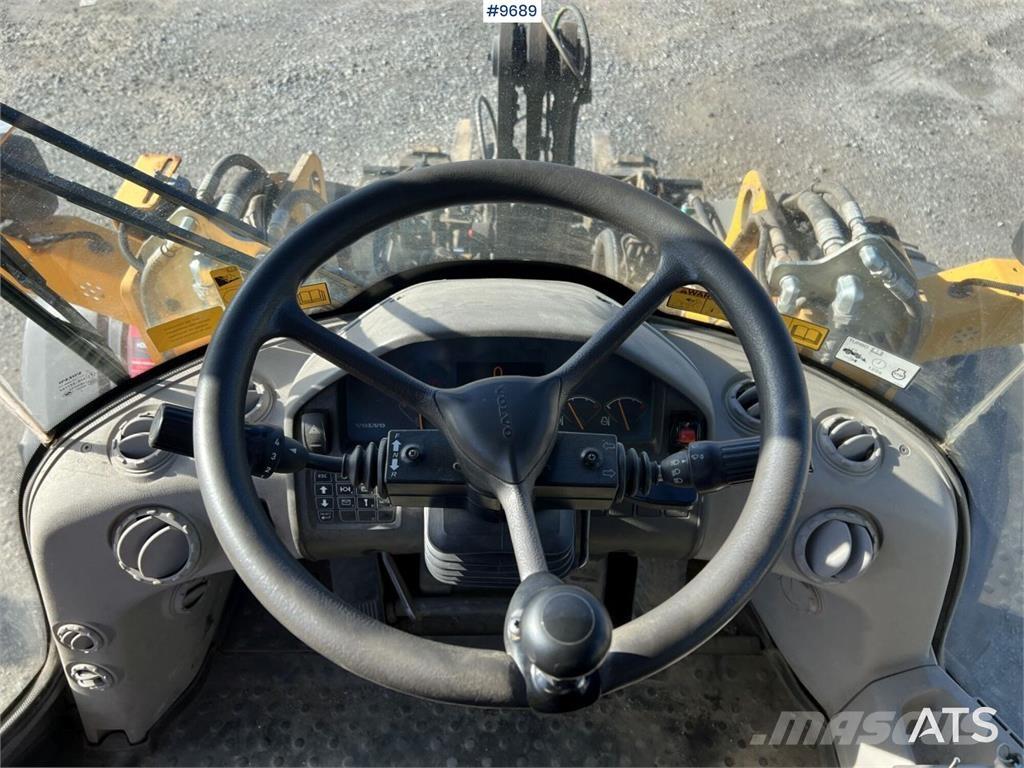 Volvo L60G لوادر بعجل
