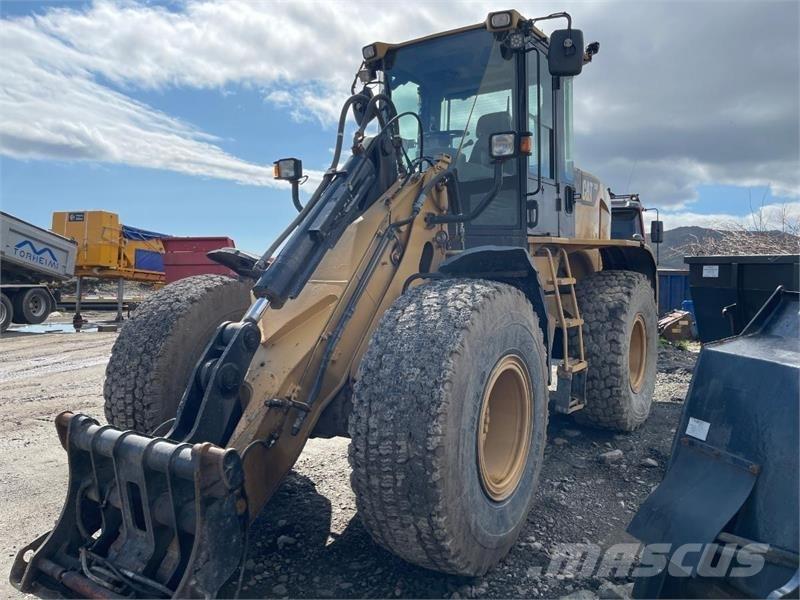 CAT 930 H لوادر بعجل