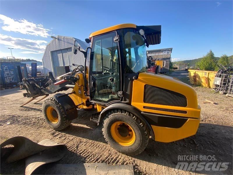 JCB 407 لوادر بعجل