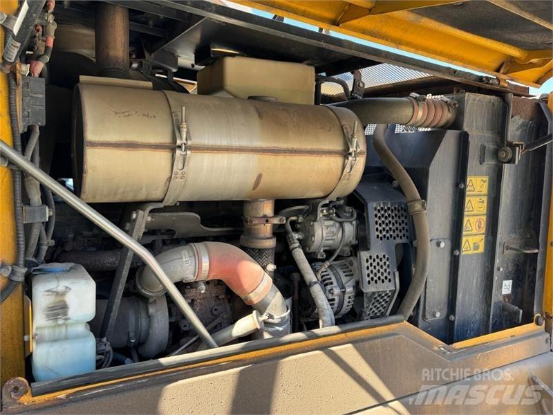 JCB 416k لوادر بعجل