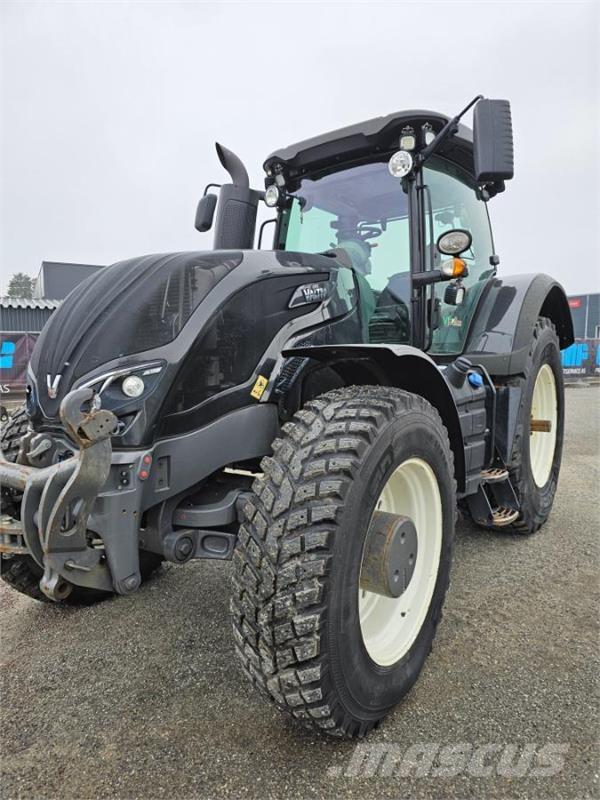 Valtra S374 الجرارات