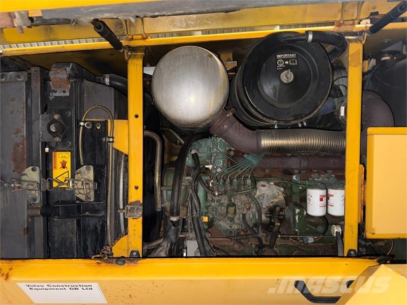 Volvo L70C لوادر بعجل