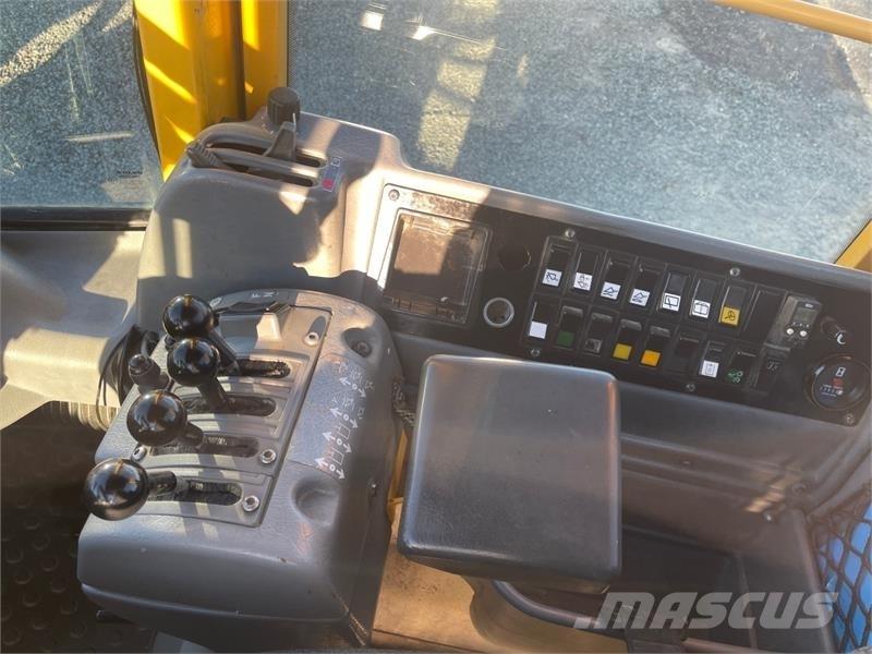 Volvo L90E لوادر بعجل