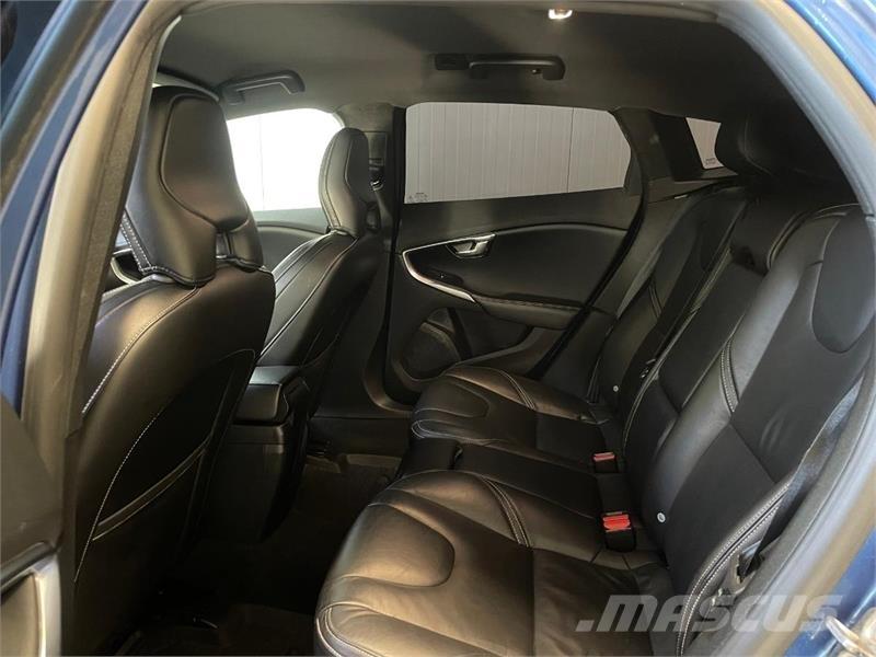 Volvo V40 سيارات