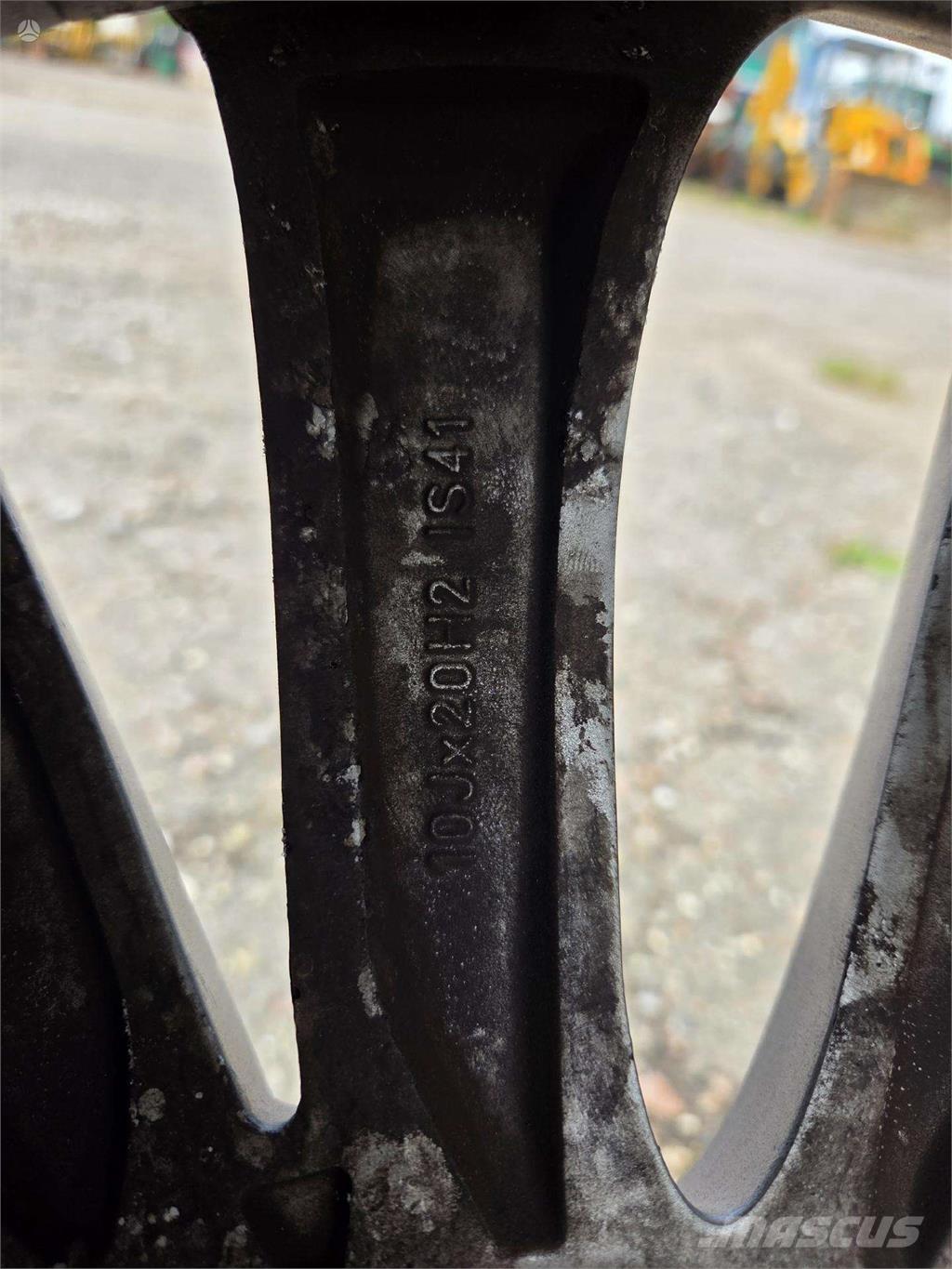 BMW  الإطارات والعجلات والحافات