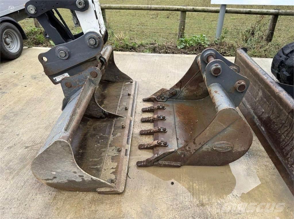 Bobcat E55 حفارات زحافة