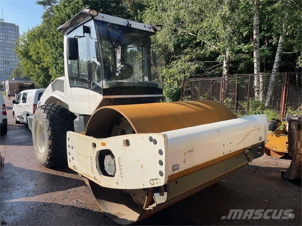 Bomag BW 211-5 مداحل أحادية الأسطوانة