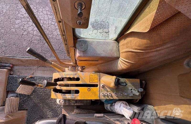 CAT 120 G معدات تمهيد الطرق