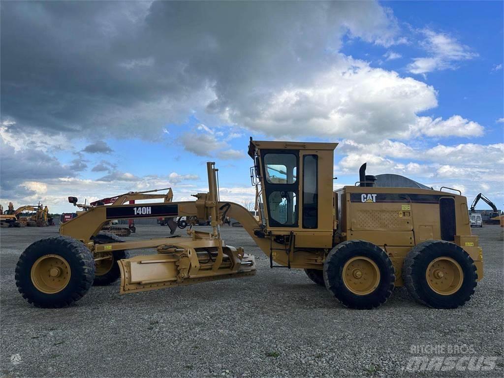 CAT 140 H معدات تمهيد الطرق