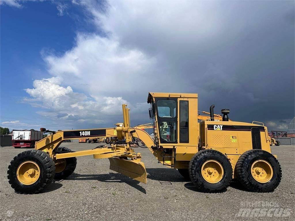 CAT 140 H معدات تمهيد الطرق
