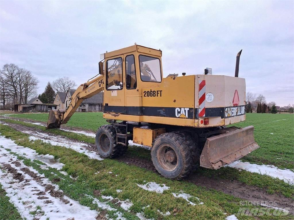 CAT 206 B FT حفارات زحافة