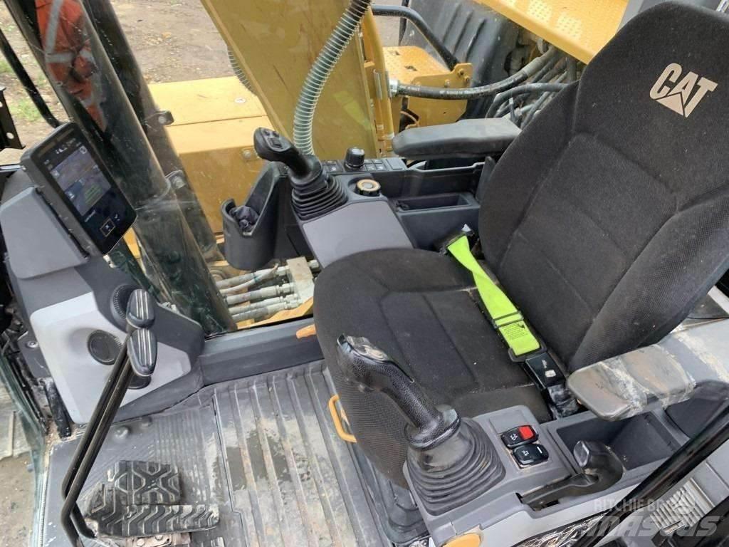 CAT 313 GC حفارات زحافة