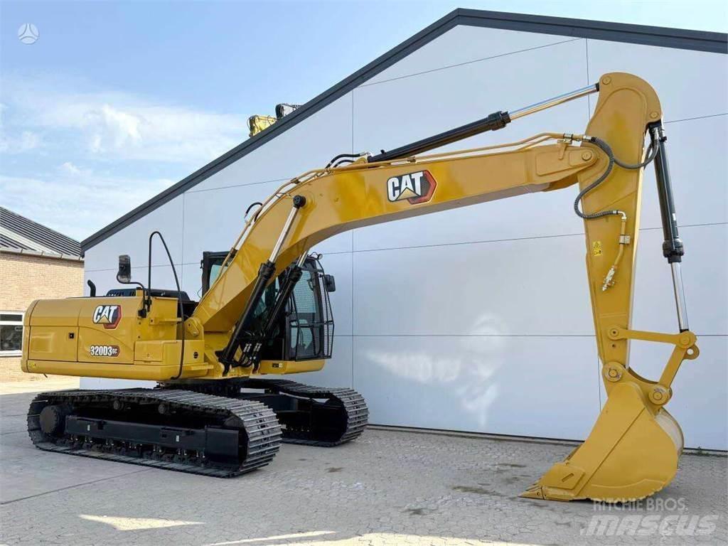 CAT 320D3 حفارات زحافة