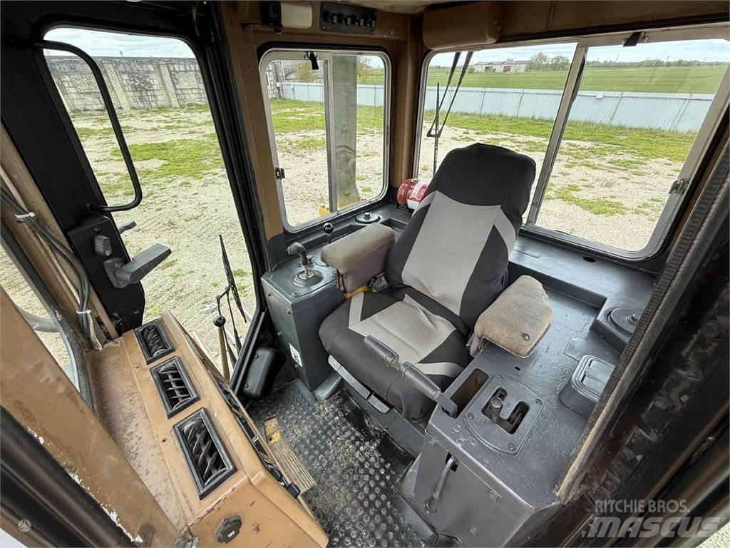 CAT D4H LGP بلدوزرات مجنزرة
