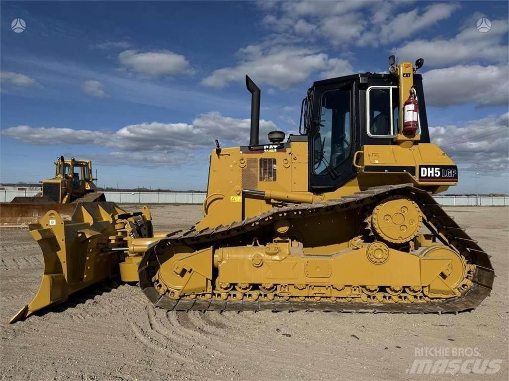 CAT D5H LGP بلدوزرات مجنزرة