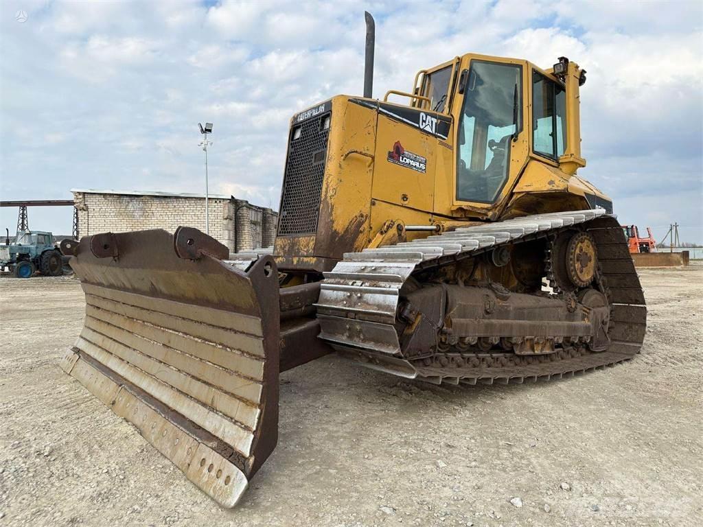 CAT D5N LGP بلدوزرات مجنزرة
