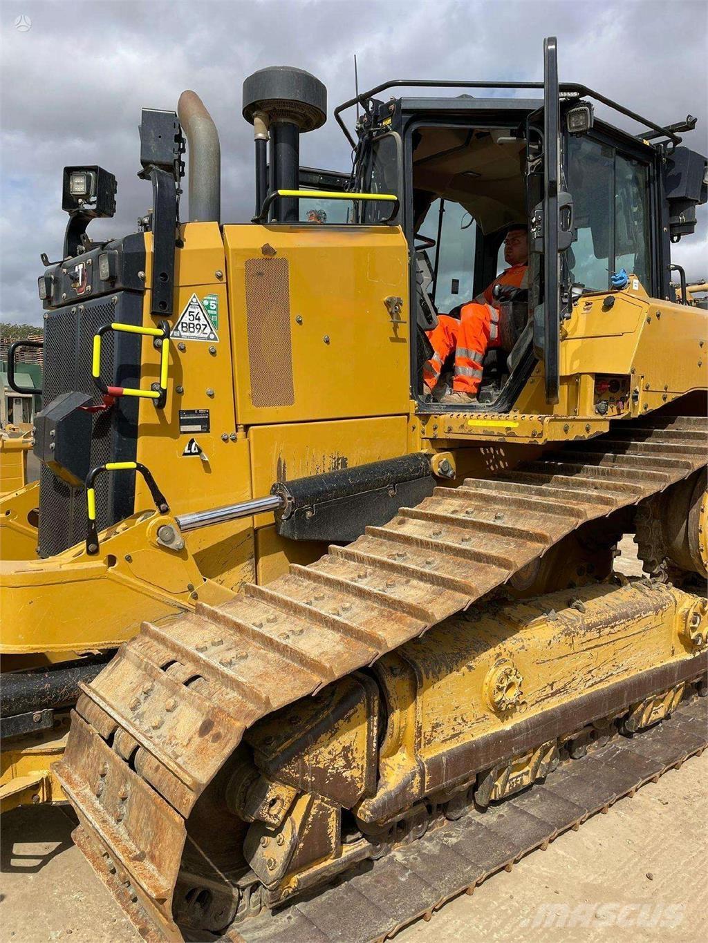 CAT D6 LGP بلدوزرات مجنزرة