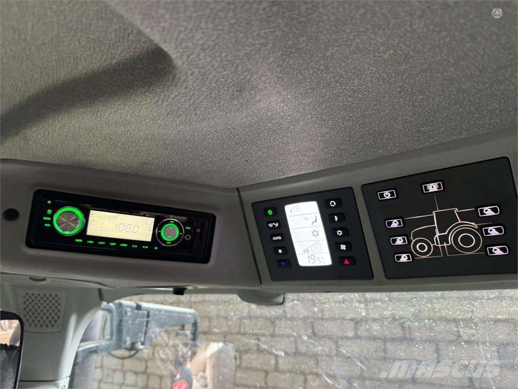 CLAAS Axion 870 الجرارات