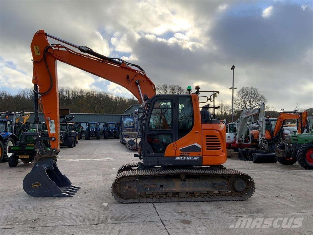 Doosan DX140 LCR حفارات زحافة