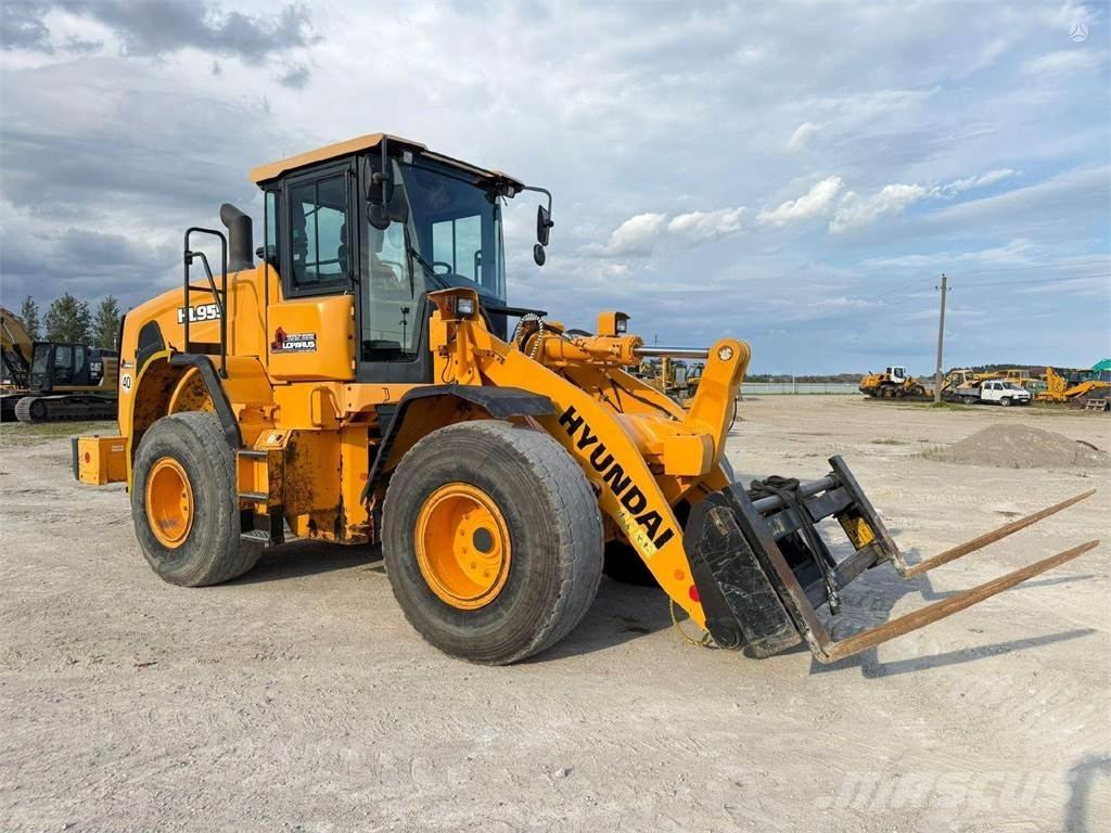 Hyundai HL 955 لوادر بعجل