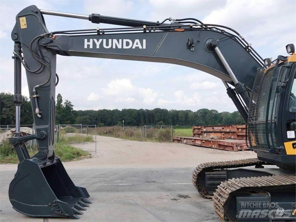 Hyundai R215 حفارات زحافة