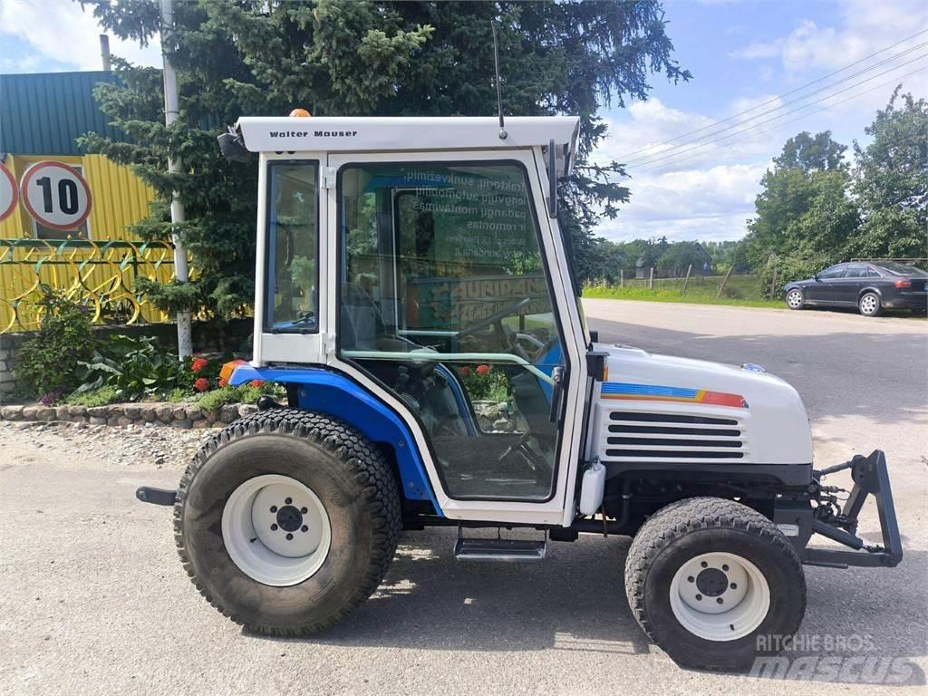 Iseki 325 الجرارات