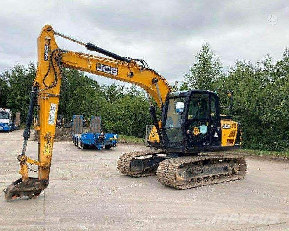 JCB 130 LC Plus حفارات زحافة