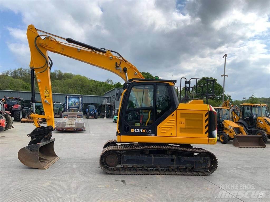 JCB 131X LC حفارات زحافة