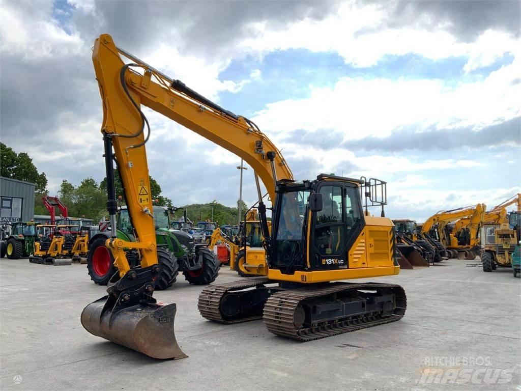 JCB 131X LC حفارات زحافة