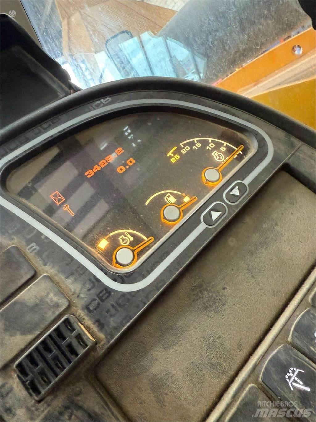 JCB 540-170 مناولات متداخلة