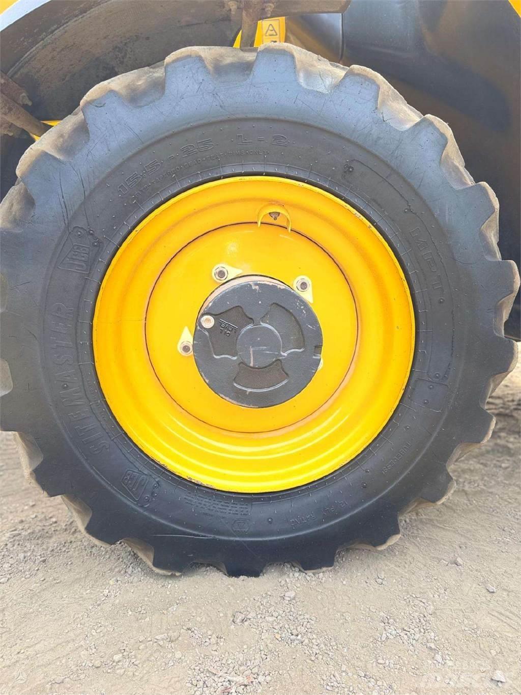 JCB 540-170 مناولات متداخلة