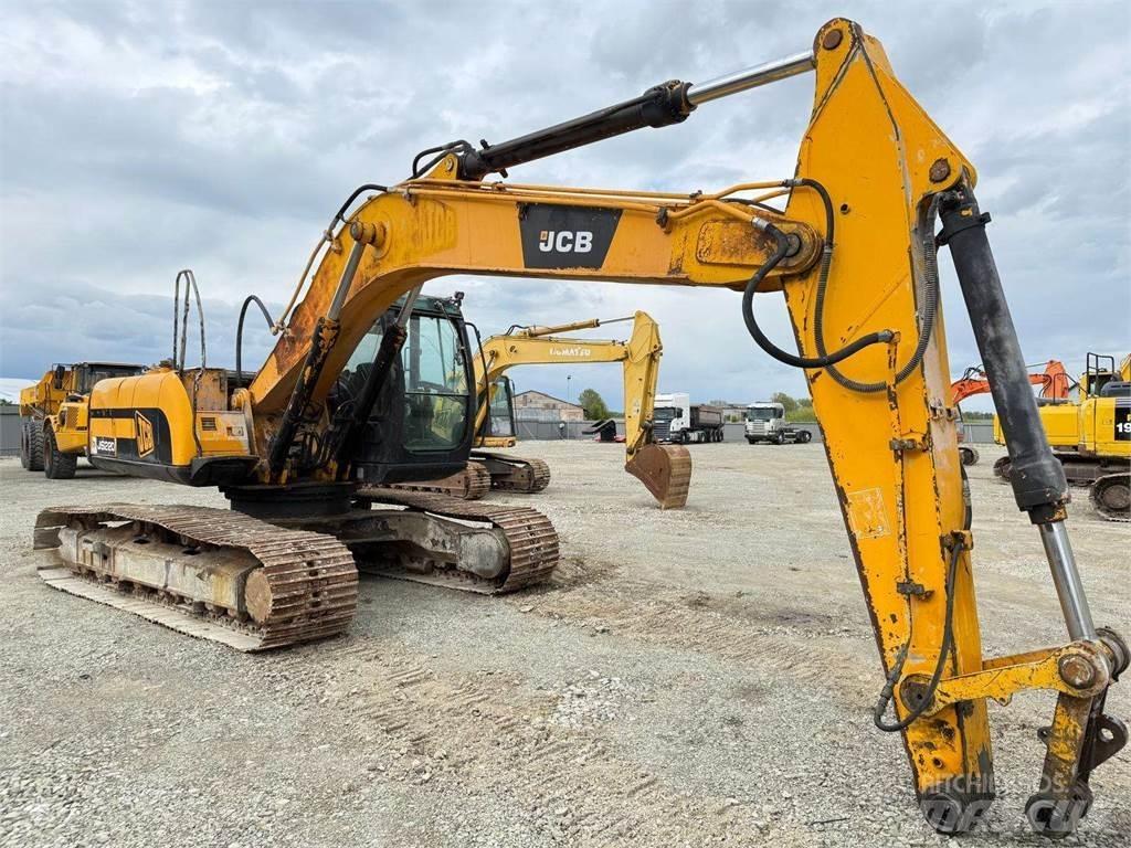 JCB JS 220 LC حفارات زحافة
