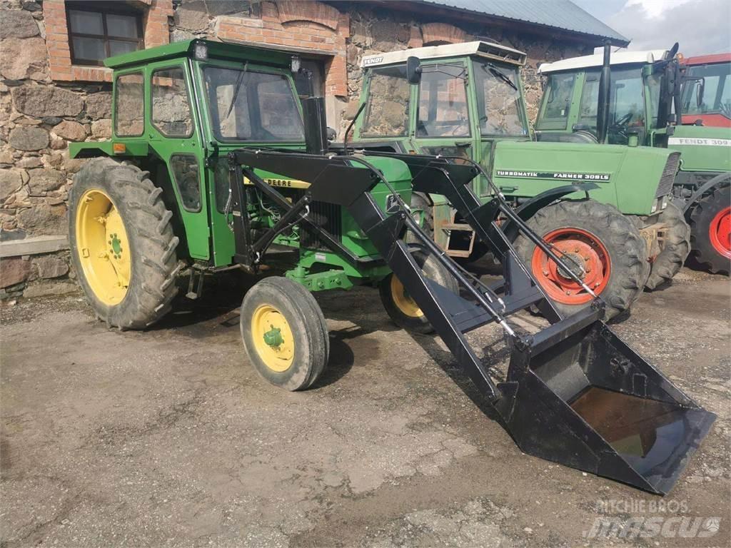 John Deere 2030 الجرارات